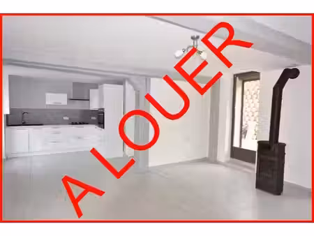 location maison 3 pièces 67 m² à le donjon (03130)  585 €