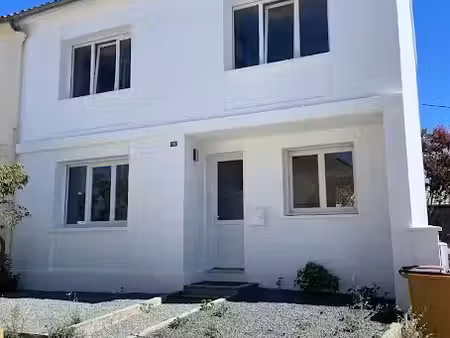 location maison 5 pièces 84 m² à libourne (33500)  1 145 €