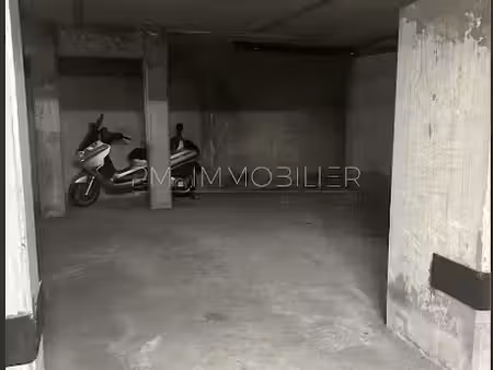 location parking 15 m² à marseille 5ème (13005)  105 €