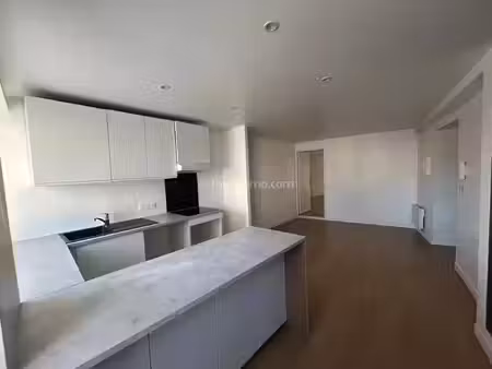 location appartement 2 pièces 41 m2 à montlhéry