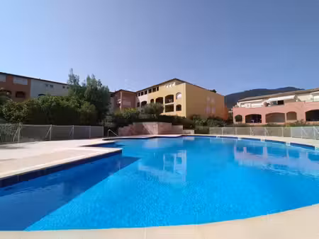 bel appartement 2 chambres résidence avec piscines et tennis