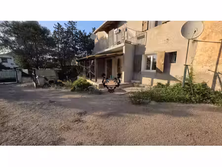 location t3 avec jardin-puget sur argens