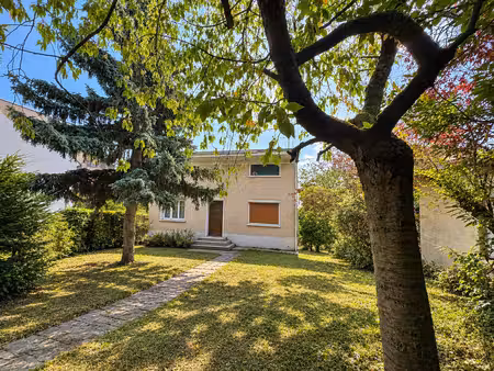 maison 6 pièces - 200 m²