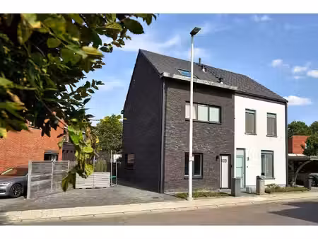 huis te koop in zwijndrecht met 4 slaapkamers