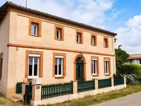 vente maison piscine à castelsarrasin (82100) : à vendre piscine / 222m² castelsarrasin