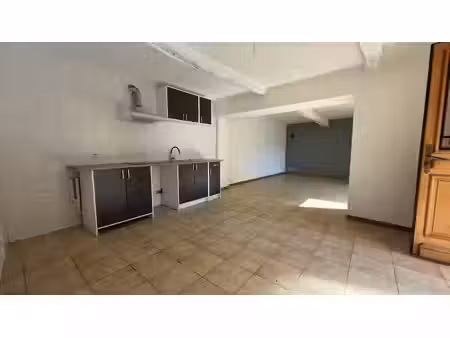 location maison 5 pièces 110 m² à cuges-les-pins (13780)