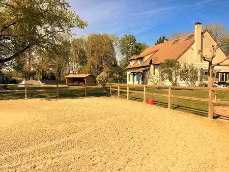belle propriété familiale avec installations equestres