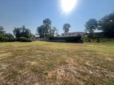 sainte livrade sur lot  terrain constructible d'environ 2 166 m2