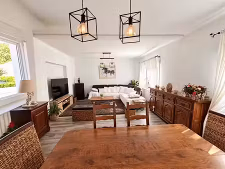 vente maison 8 pièces 182 m² à château-arnoux-saint-auban (04160)  340 000 €