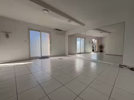 local commercial muret 110 m2