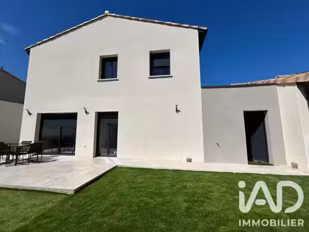 maison à vias (34450)