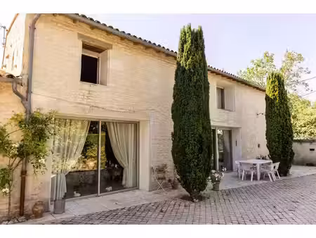 agnes - maison familiale en pierre  alliant authenticité et modernité  à 40 min de la roch