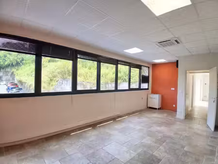 location bureaux  71.20m²  ducos