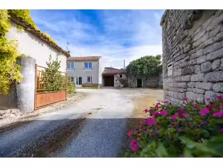 achat maison 9 pièces 196m² brie sous matha 17160