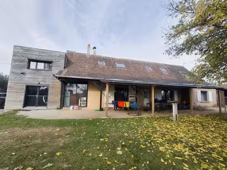 au calme  maison 5 chambres  dépendance  piscine