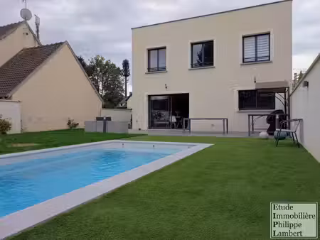 - maison contemporaine avec piscine-