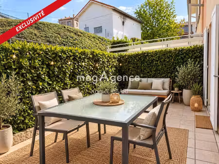 t2 49 m² avec extérieur  vue dégagée et garage