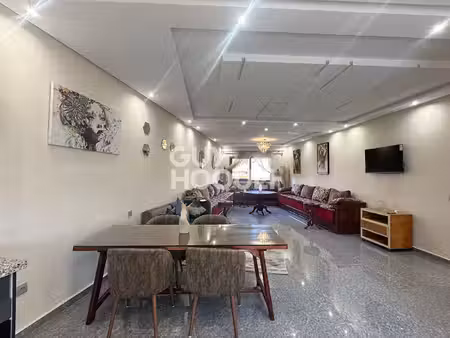 à louer: grand appartement 3 pièces à targa