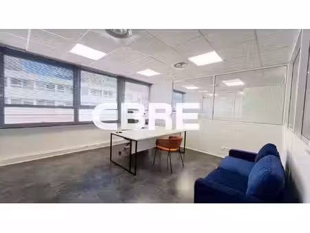 location local professionnel 135m²