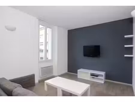 location appartement 1 pièce 30m² st raphael 83700