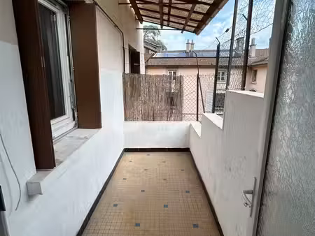 centre ville appartement t3 bis avec balcon 750 € réf. : la20