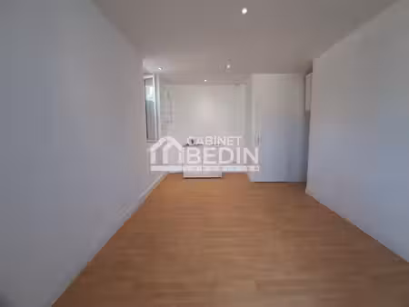 location local commercial 28m² le haillan 33185