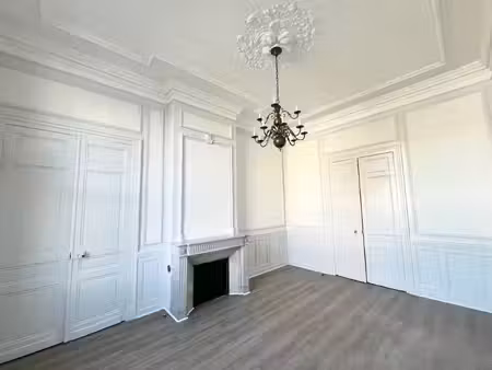location local professionnel 96m² agen 47000