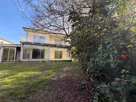 location maison 8 pièces 145m²