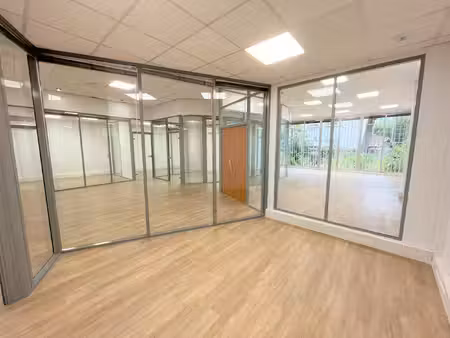 location local professionnel 260m² agen 47000