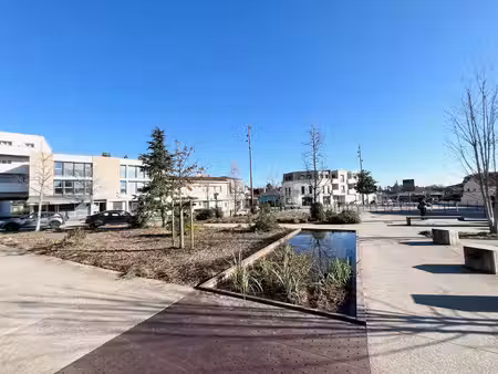 location local professionnel 98m² gradignan 33170