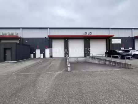 location commerce 341 m² à saint-quentin-fallavier (38070)