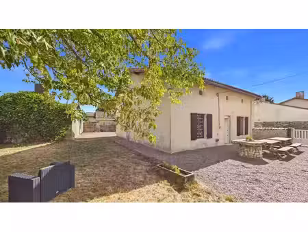 vente maison 7 pièces 140 m² à sainte-soline (79120)  149 950 €