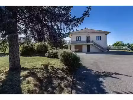 vente maison 6 pièces 140 m² à les abrets (38490)  290 000 €