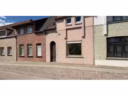 woning met uitweg en goedgekeurde architectenplannen