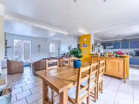 vente maison au mesnil-en-vallée (49410) : à vendre / 116m² le mesnil-en-vallée