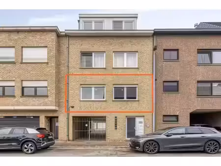 appartement prêt à emménager avec 2 chambres et garage!