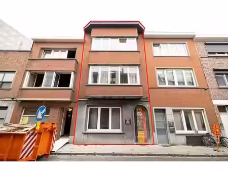 maison (4 chambres) spacieuse à rénover idéalement sitiuée