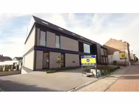 nouvel appartement avec 2 chambres  place de parking et gran