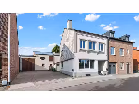 riemst - woning met aparte studio  loods en stalling