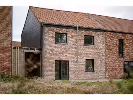 jehay – maison 3 chambres à rafraîchir avec jardin