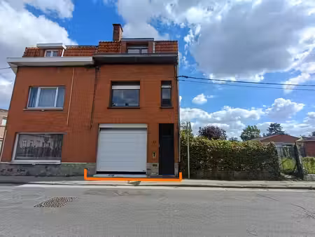 maison 4 chambres en très bon état  garage +/- 69 m²  jardin
