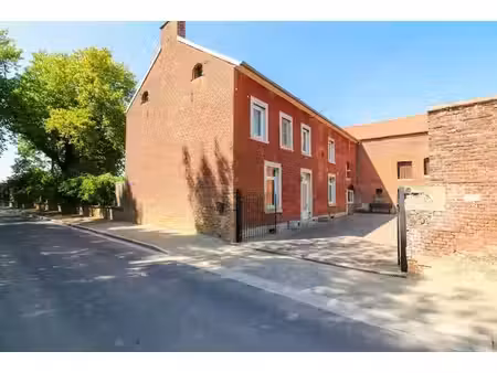 ferme typique de la région hesbaye