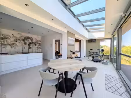 villa 4 chambres avec jardin clôturé et garage