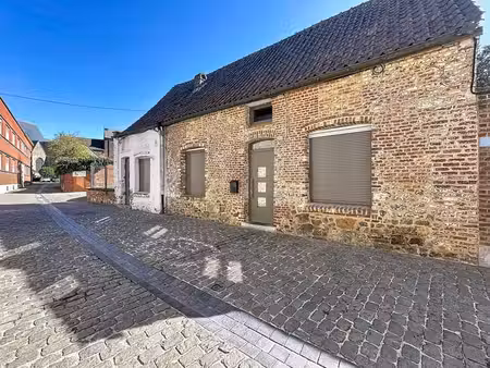 maison 2 chambres avec cour au cœur de chièvres