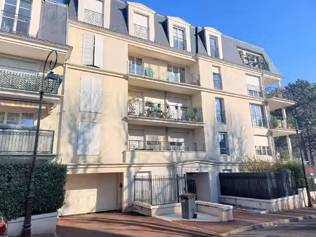 saint-cloud - quartier montretout - appartement 4 pièces vide - 93 24 m² - 2 833 € cc