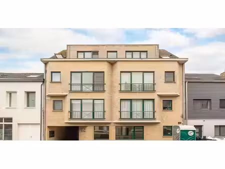 gelijkvloers appartement met garage en tuin in hemiksem