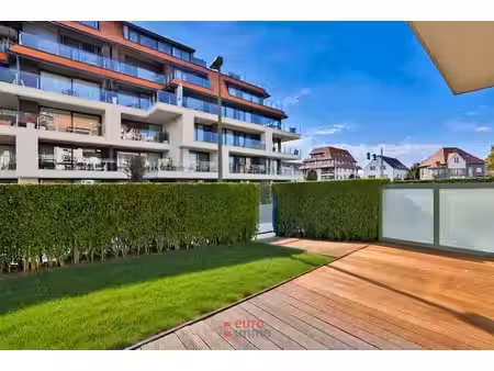 appartement au rez-de-chaussée avec une grande terrasse e...