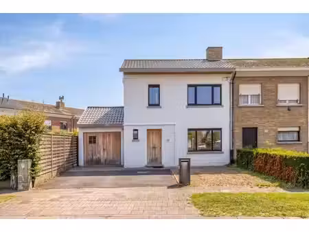 halfopen woning te koop aan de sint-sebastiaanslaan in iz...