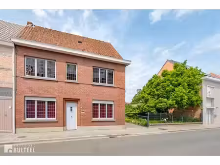 karaktervolle woning met 5 slaapkamers op mooi perceel.