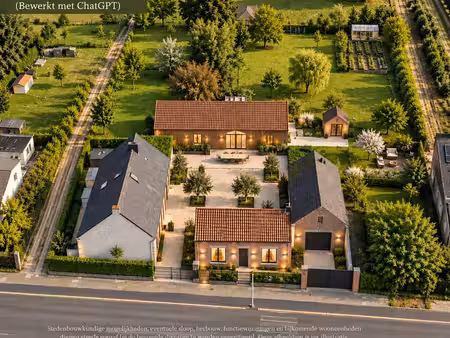 te renoveren hoeve op uitzonderlijk perceel met stallinge...